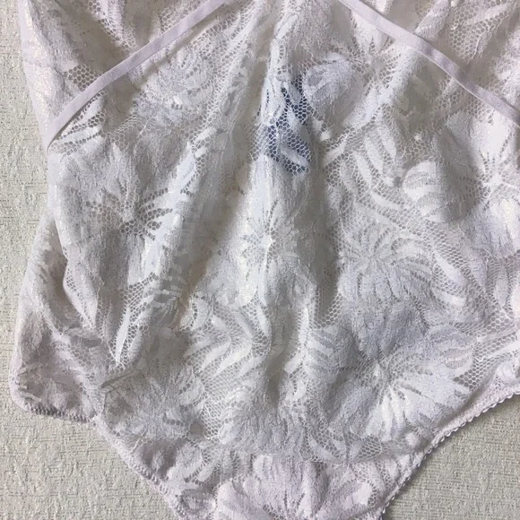 Victoria Secret’s Very Sexy Palm Lace Bodysuit Teddy Silver Ivory Unlined Small - Picture 4 of 12
